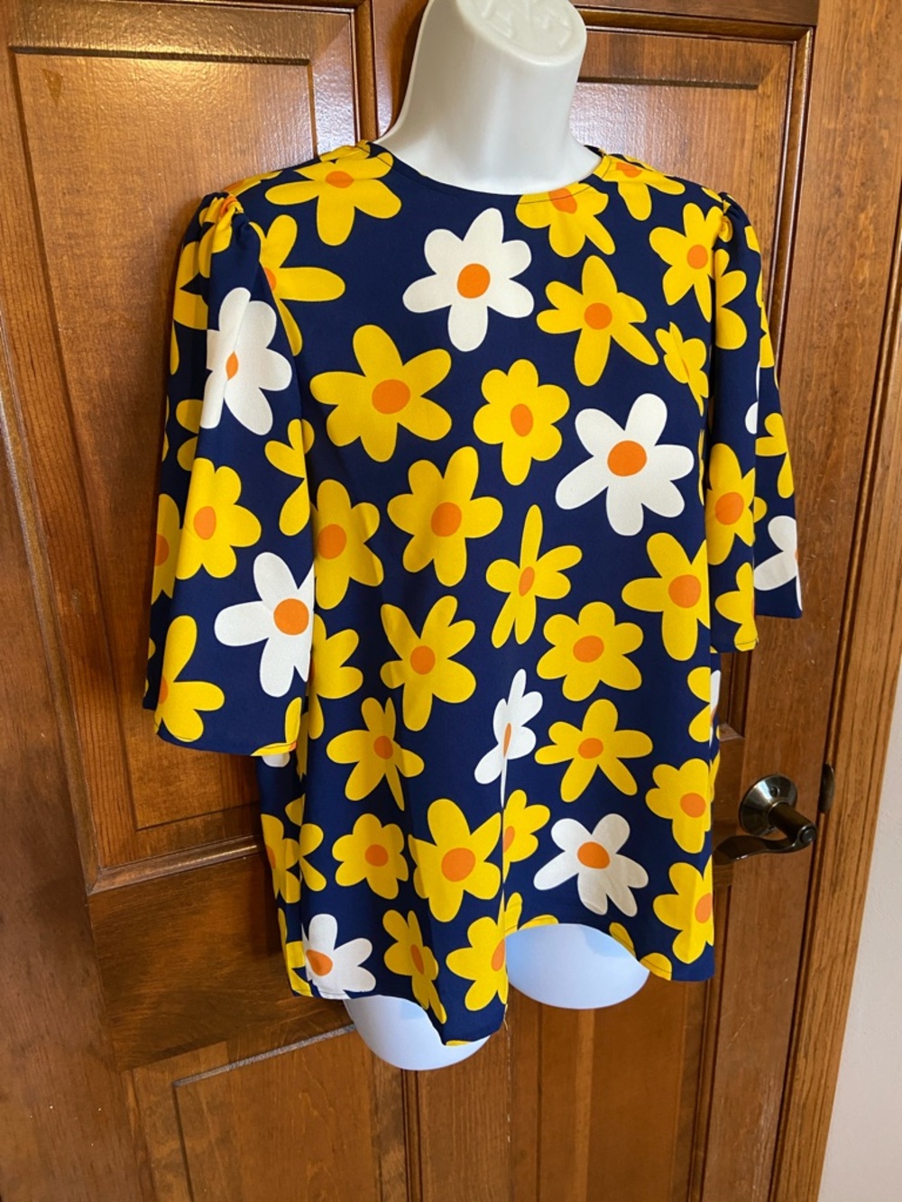 ModCloth Anthropologie Flower Power bold yellow and white daisy floral pattern M